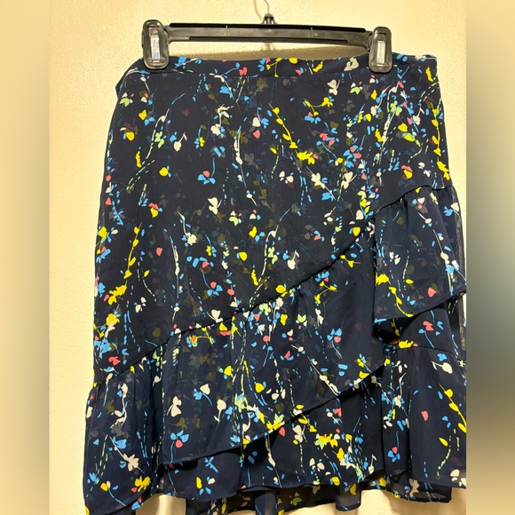 BANANA REPUBLIC Navy Blue Floral ruffle skirt - size Large - Picture 1 of 6